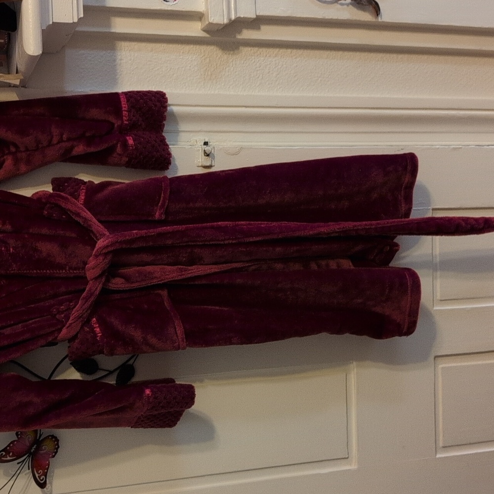 Bathrobe - Picture 3 of 3